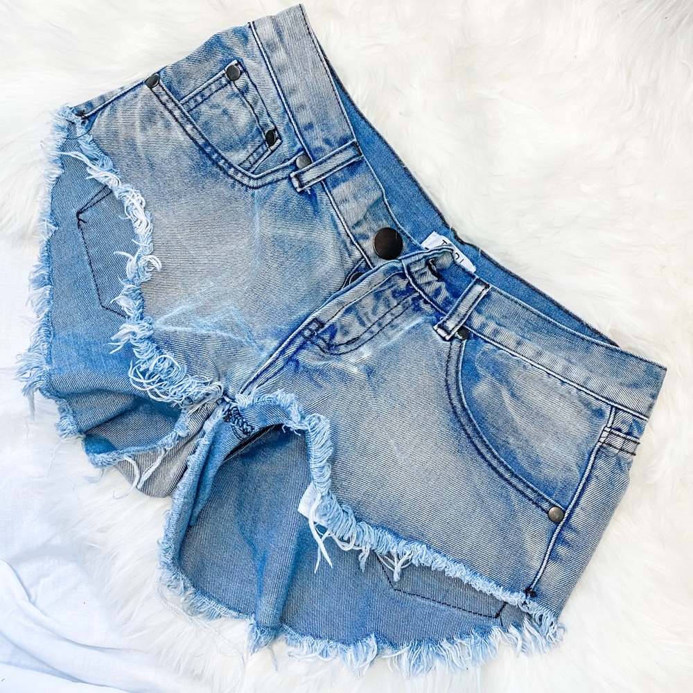 Low waisted jean shorts